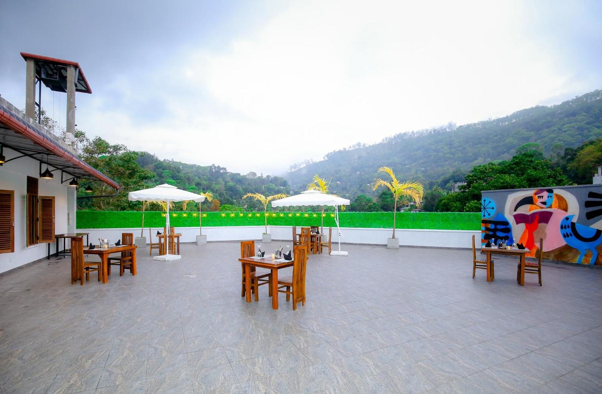 Crown Regency- 3* Badulla