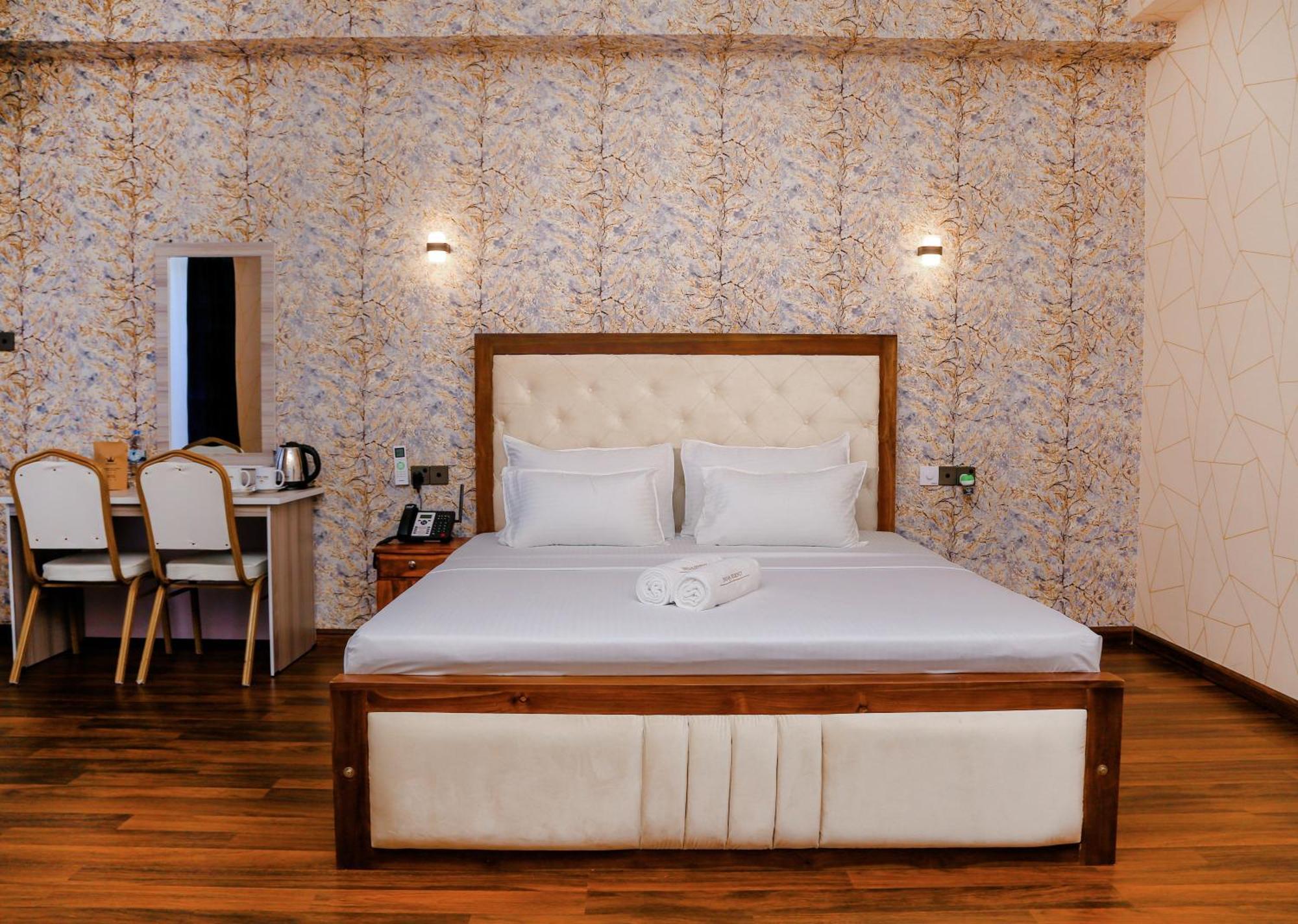 Crown Regency- Hotel 3*
