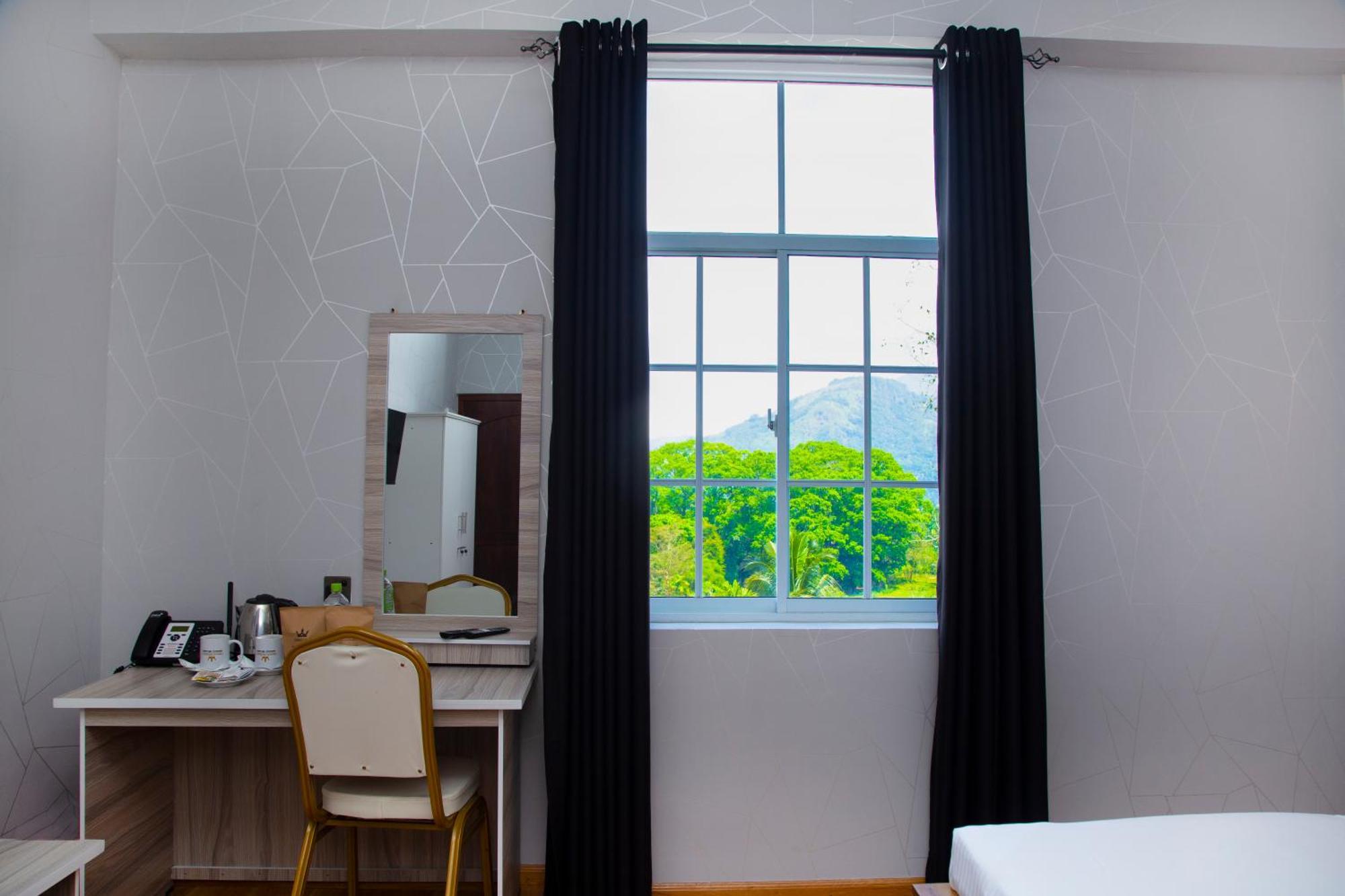 Crown Regency- 3* Badulla