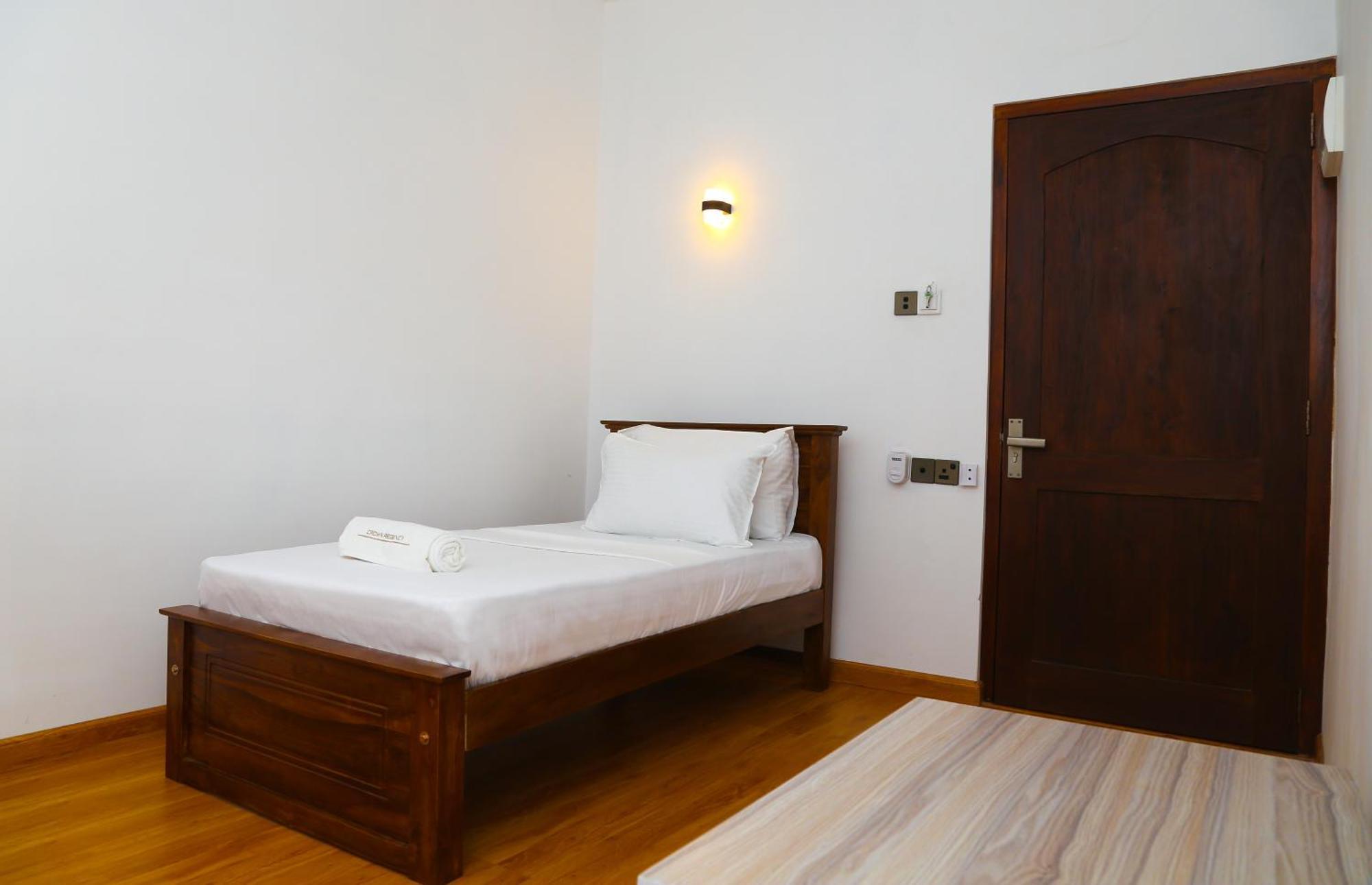 Hotel Crown Regency- 3*