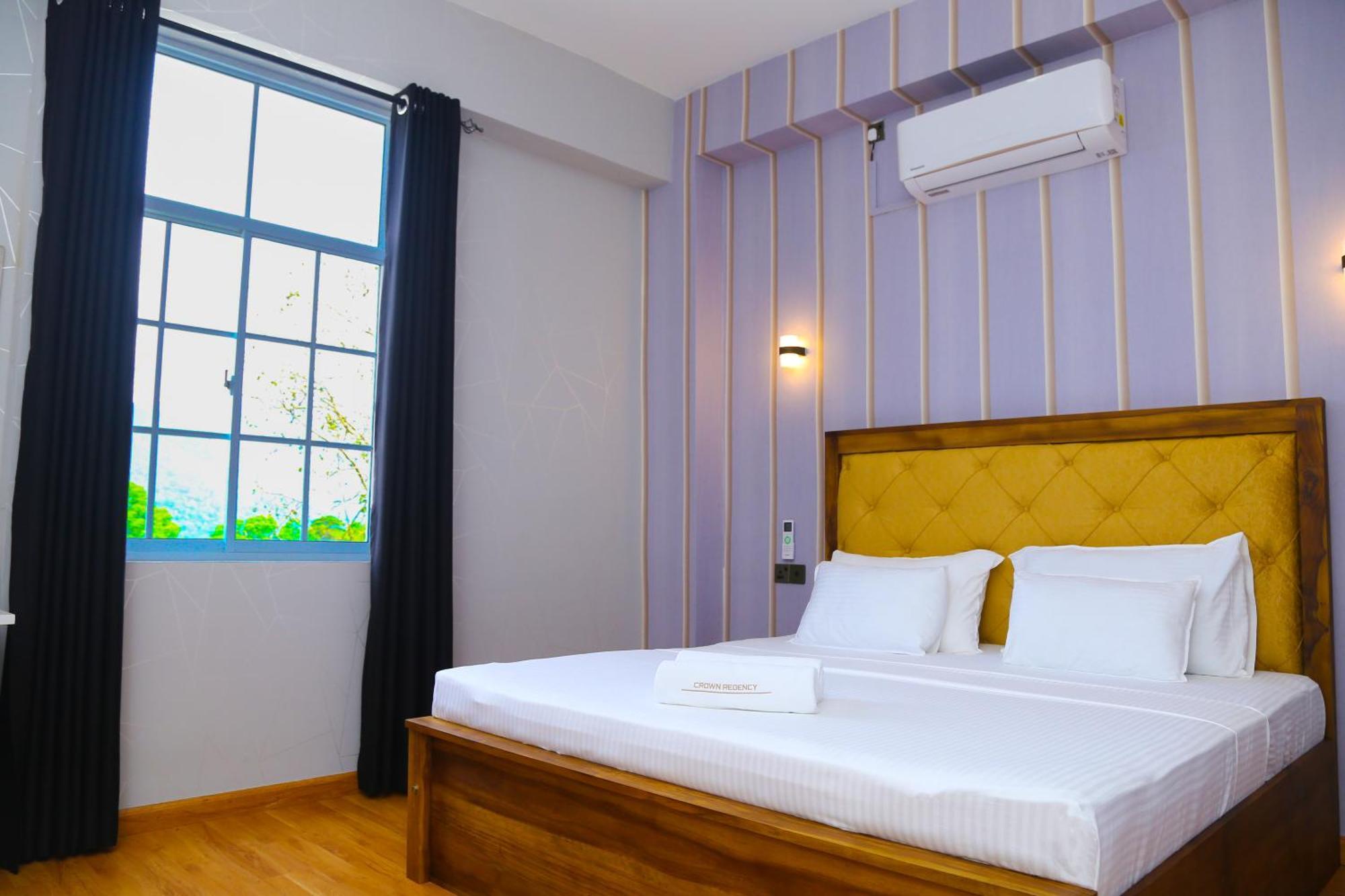 Hotel Crown Regency- 3*