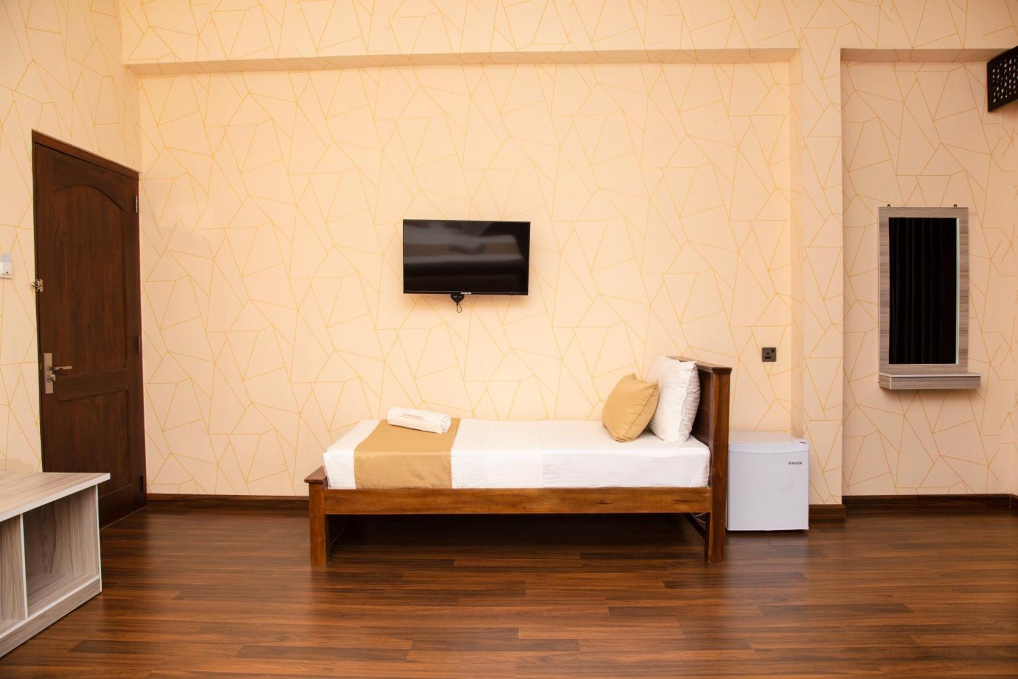 Crown Regency- Hotel 3*