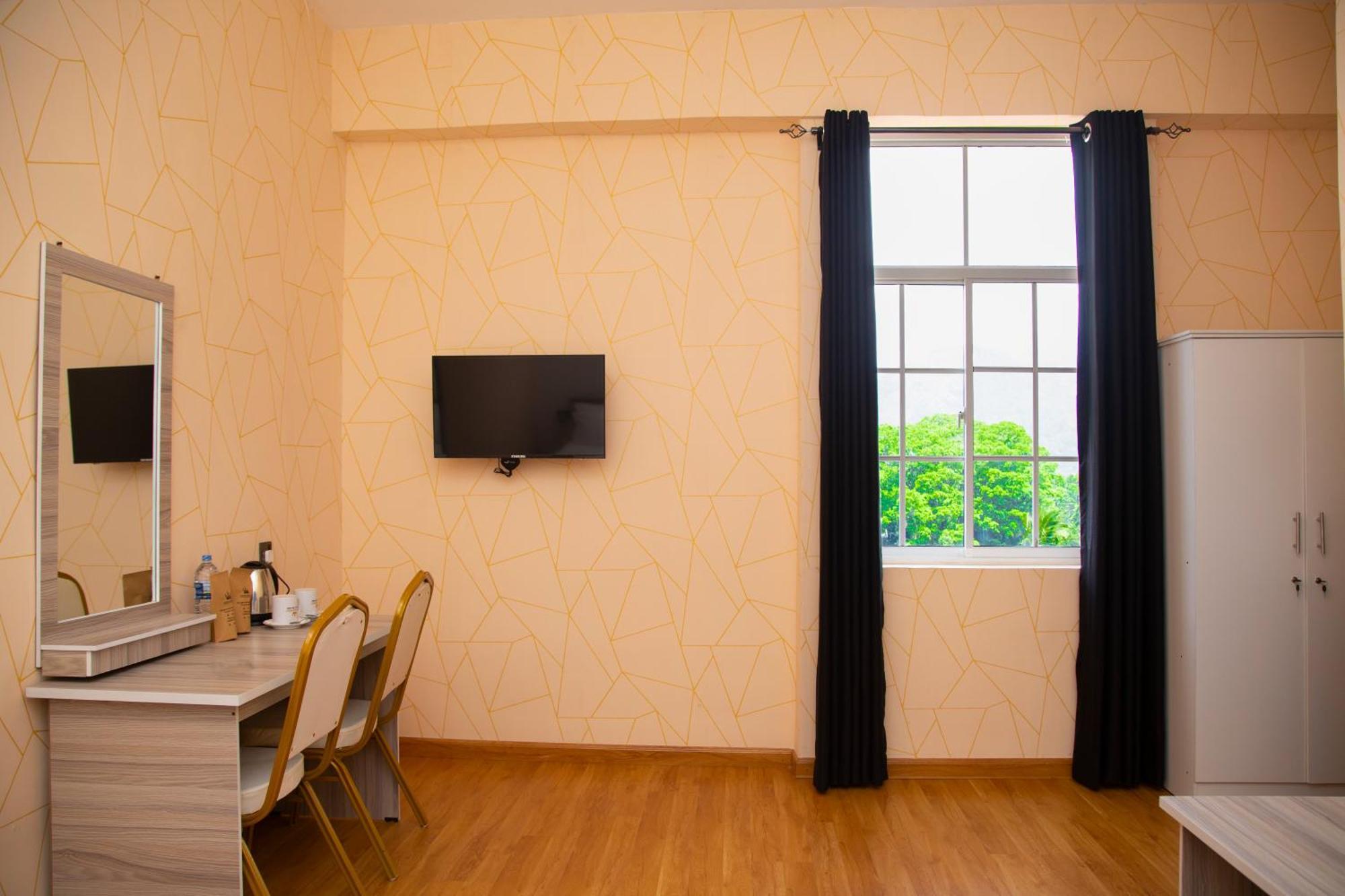 Crown Regency- Hotel 3*