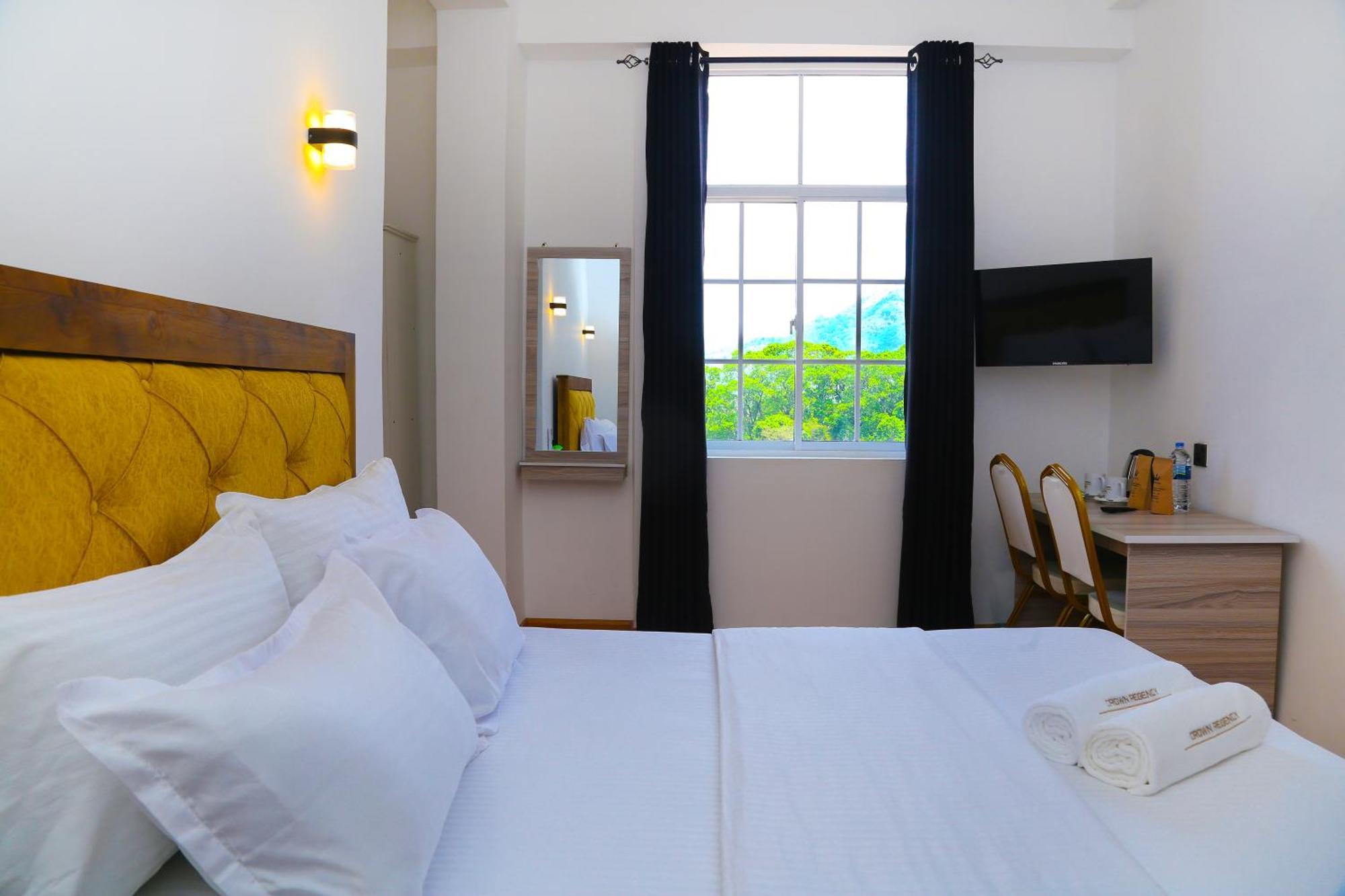 Hotel Crown Regency- Badulla