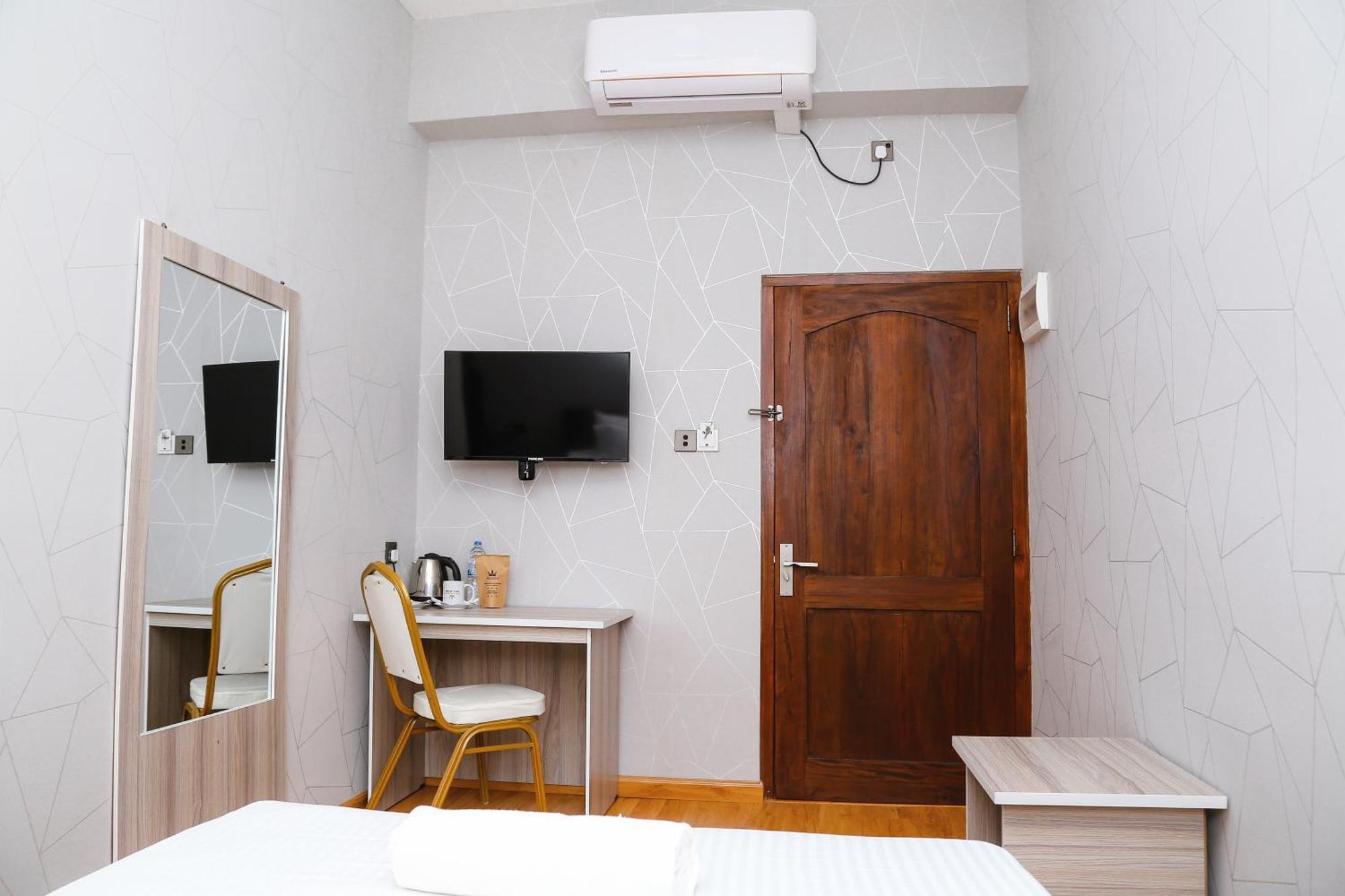 Crown Regency- Hotel 3*