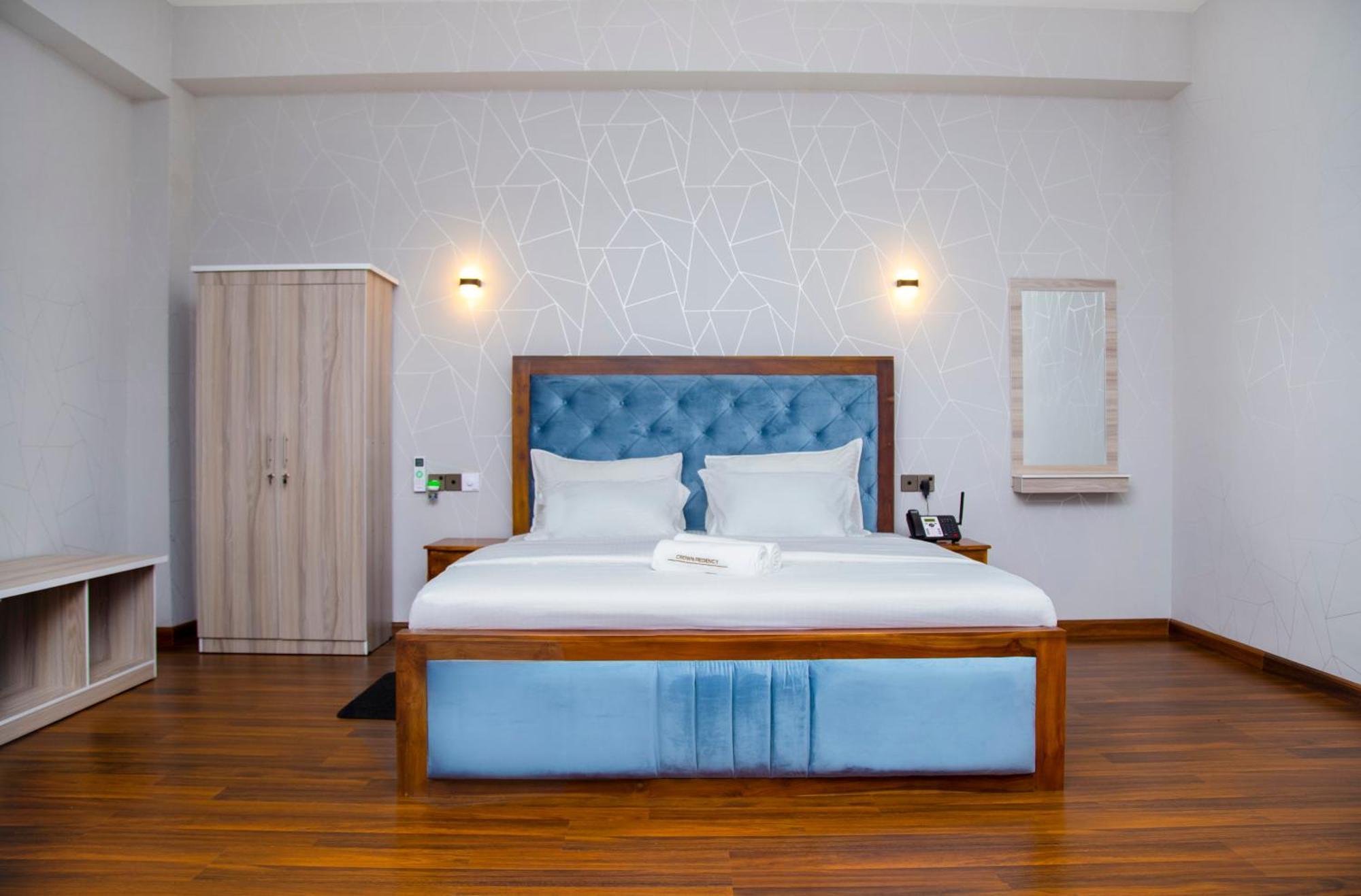 Hotel Crown Regency-