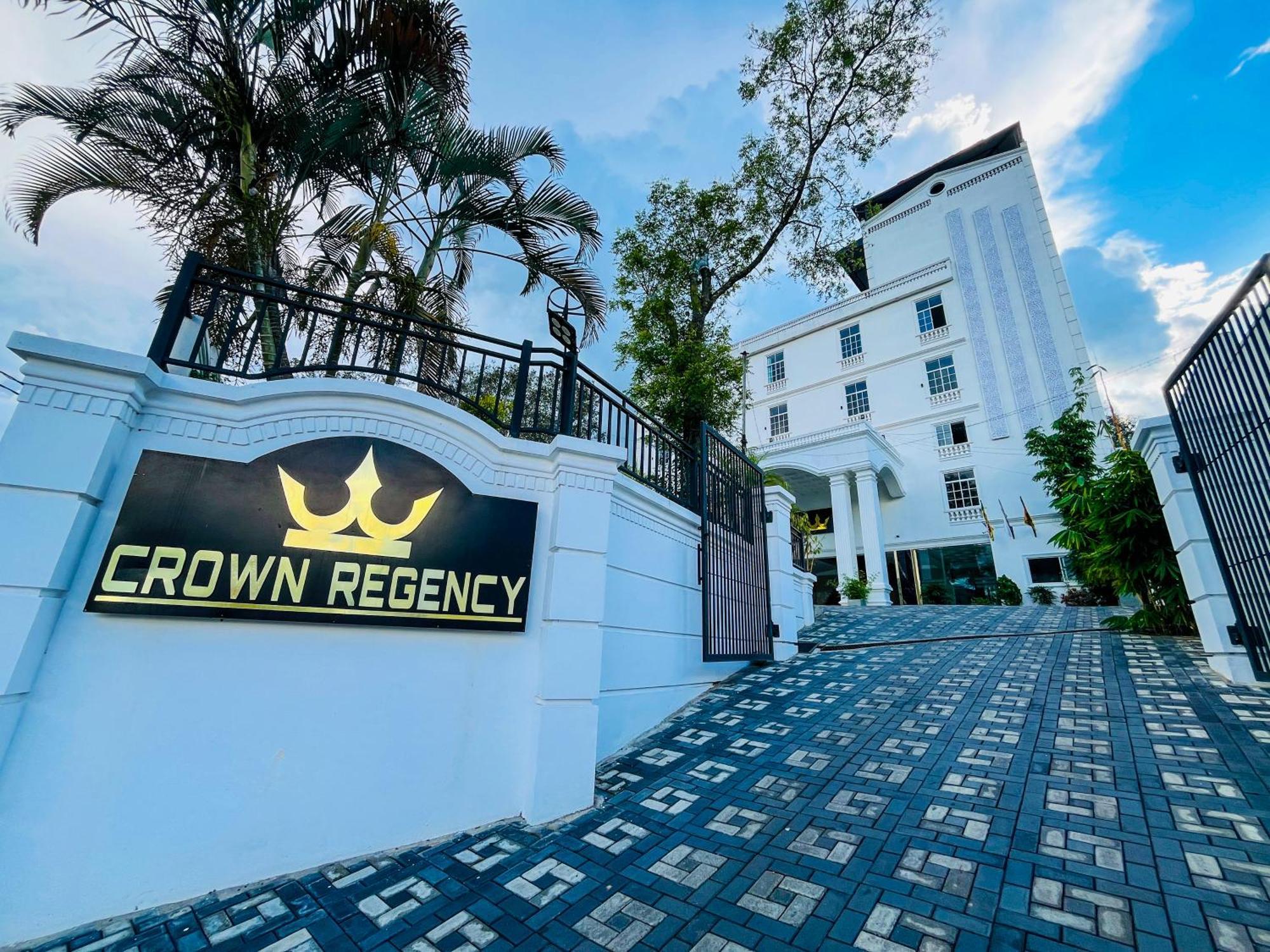 Hotel Crown Regency- Badulla